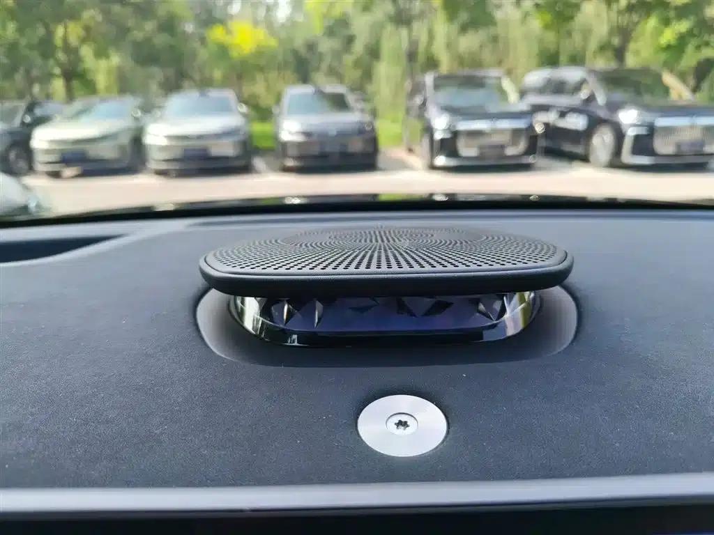 Voyah 2025 Four-Wheel Drive Qiankun Edition — миниатюра 8