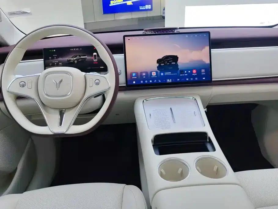 Voyah 2025 Four-Wheel Drive Qiankun Edition — миниатюра 12