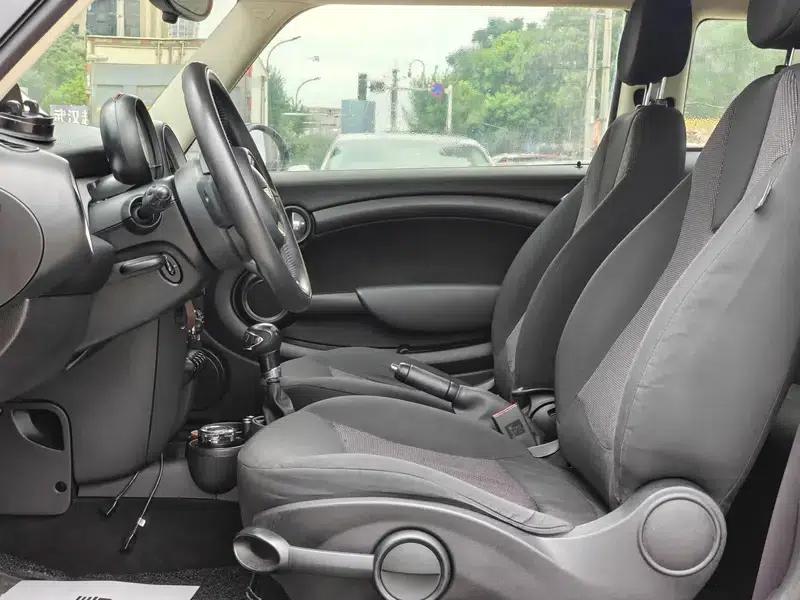 2011 MINI 1.6L ONE — миниатюра 8