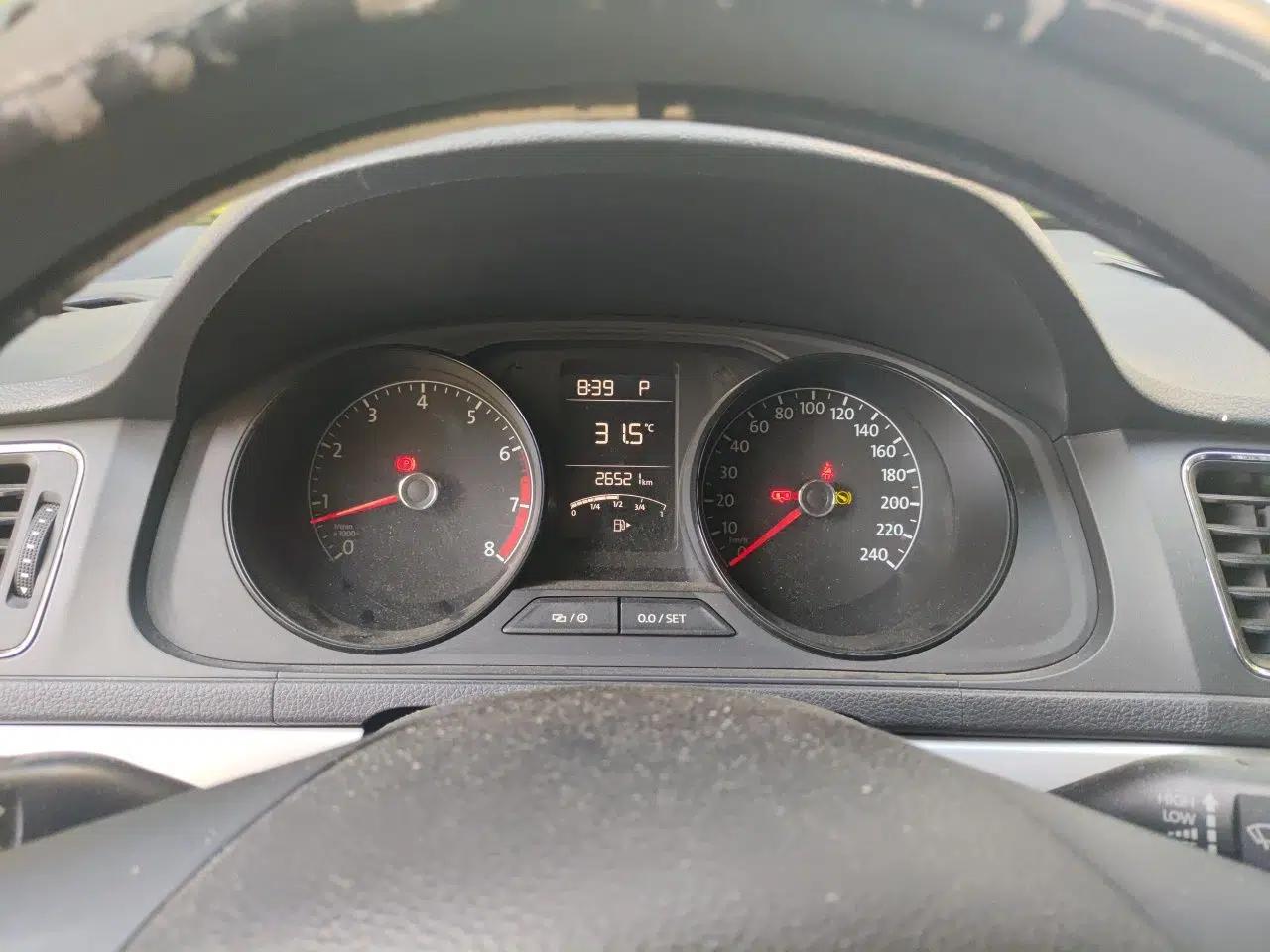 Volkswagen Gran Lavida 2015 1.6L Automatic Fashion Edition — миниатюра 8