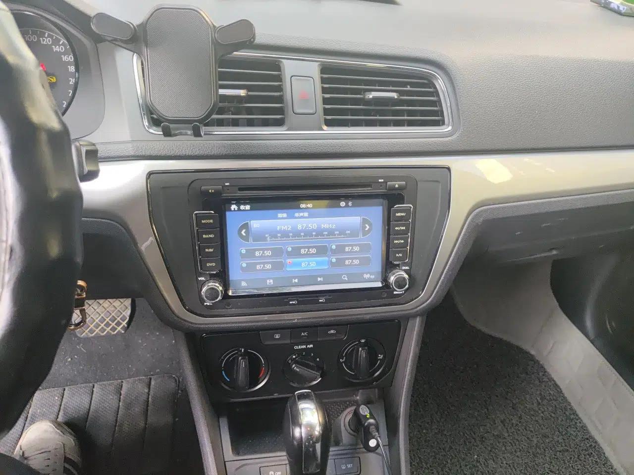Volkswagen Gran Lavida 2015 1.6L Automatic Fashion Edition — миниатюра 10