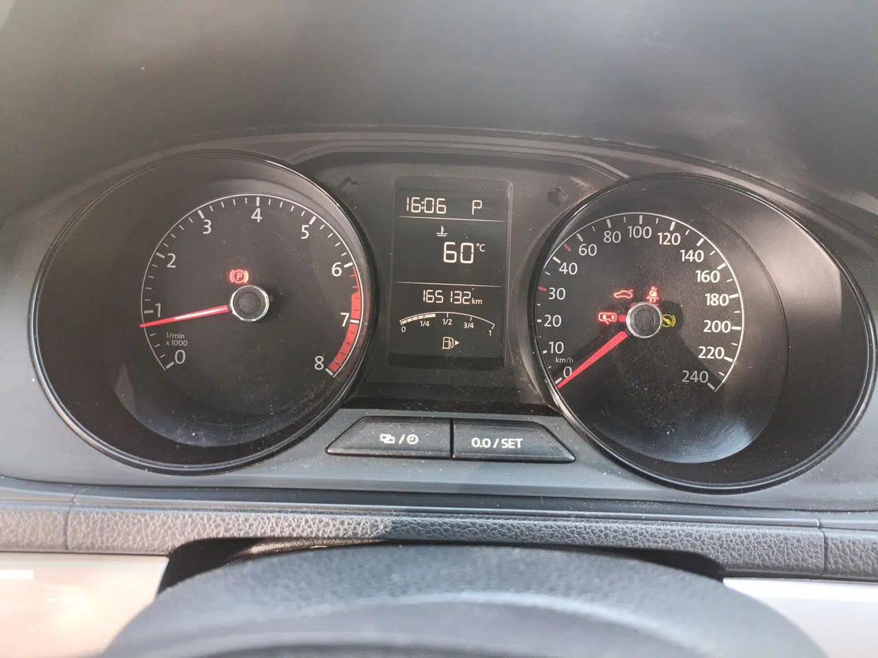 Volkswagen Gran Lavida 2015 1.6L Automatic Fashion Edition — миниатюра 11
