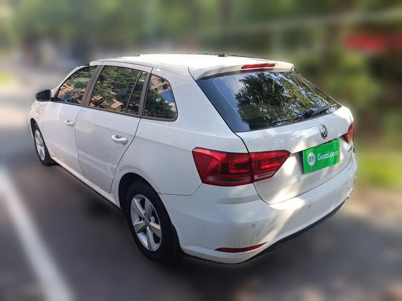 Volkswagen Gran Lavida 2015 1.6L Automatic Fashion Edition — миниатюра 4