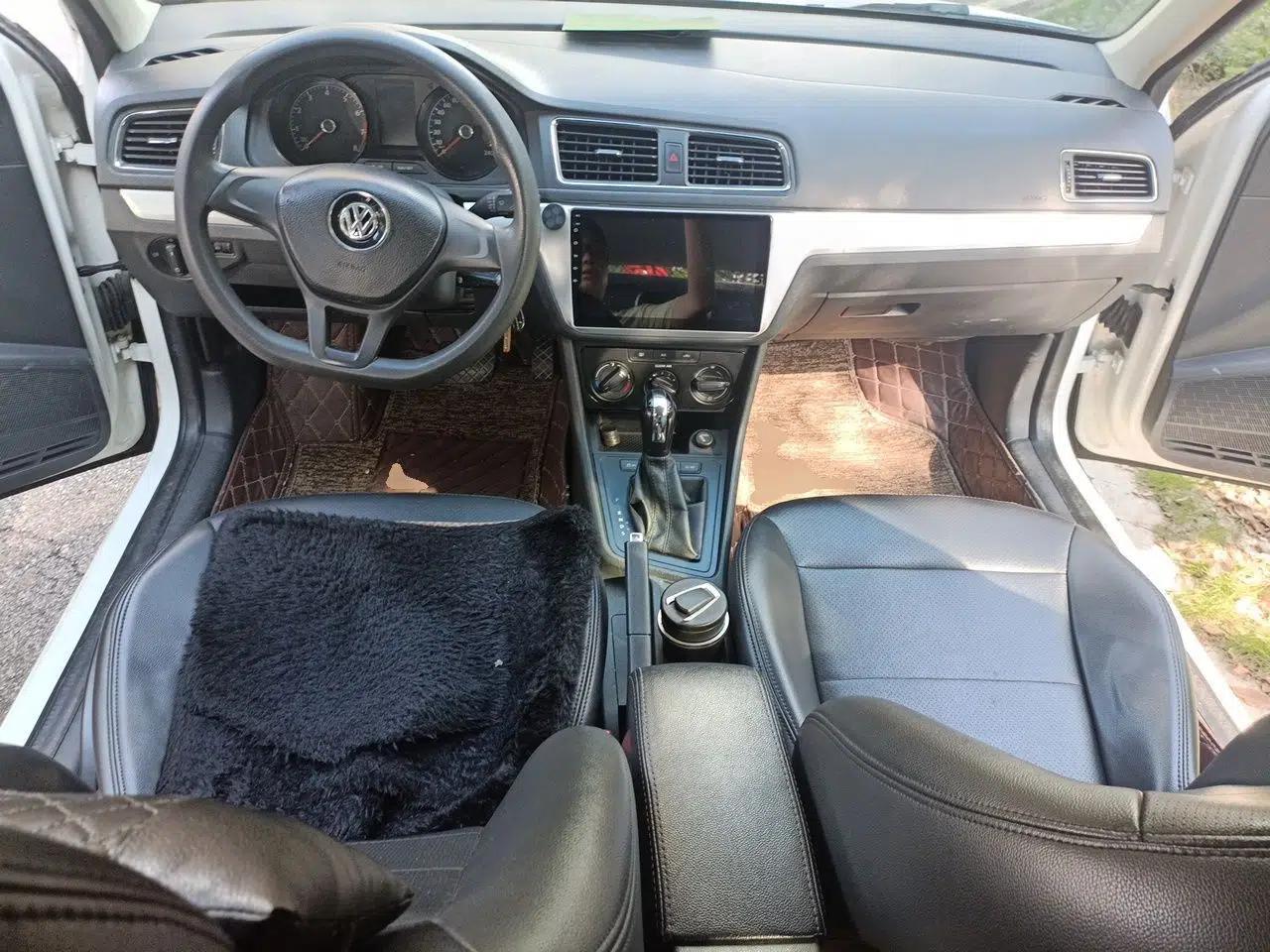 Volkswagen Gran Lavida 2015 1.6L Automatic Fashion Edition — миниатюра 9