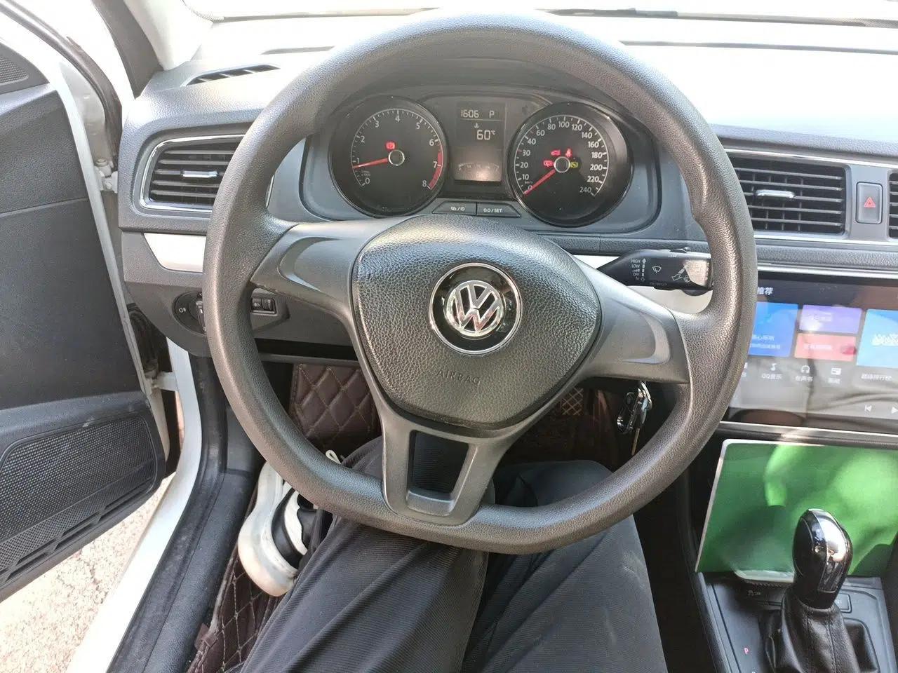 Volkswagen Gran Lavida 2015 1.6L Automatic Fashion Edition — миниатюра 10