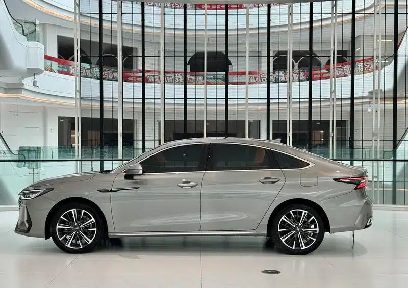Chery Arrizo 8 2022 1.6TGDI DCT (Standard) — миниатюра 3