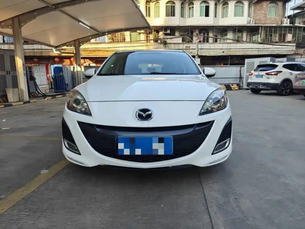 Mazda3 Axela 2012 Hatchback 2.0L Manual Sport — миниатюра 2
