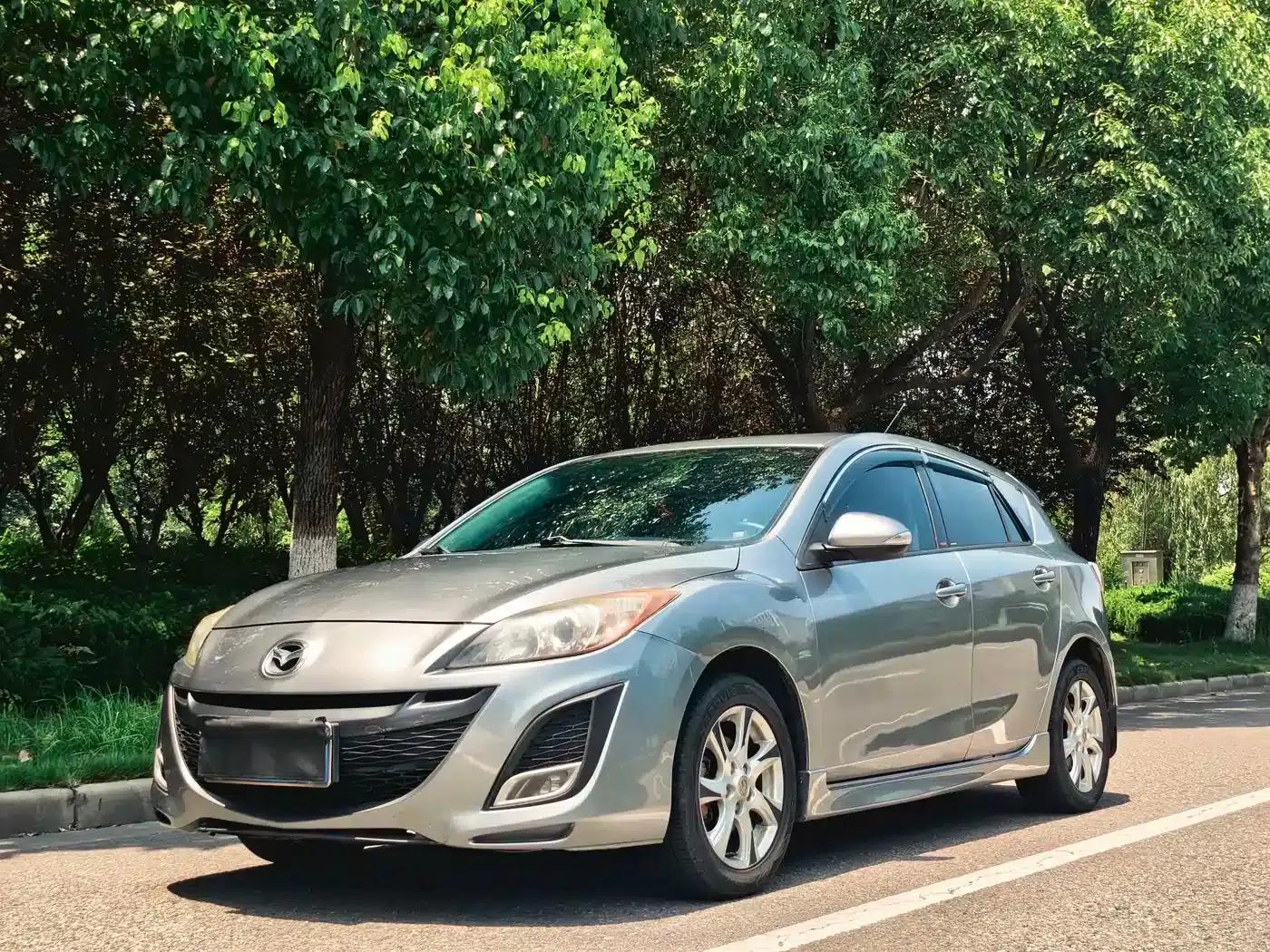 Mazda3 Axela 2012 Hatchback 2.0L Automatic Luxury — миниатюра 1