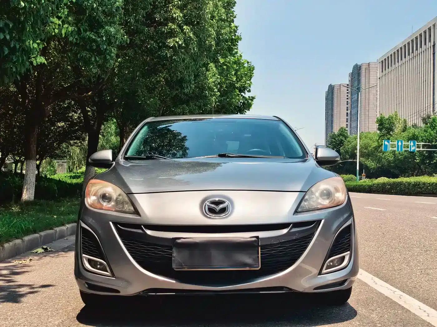 Mazda3 Axela 2012 Hatchback 2.0L Automatic Luxury — миниатюра 2