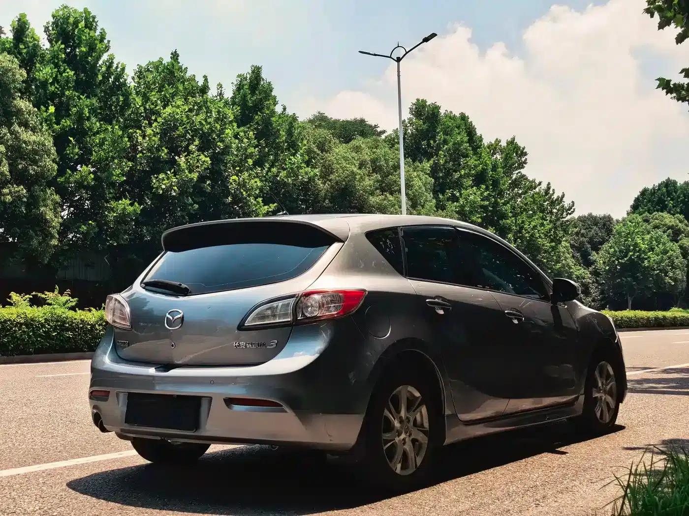 Mazda3 Axela 2012 Hatchback 2.0L Automatic Luxury — миниатюра 6