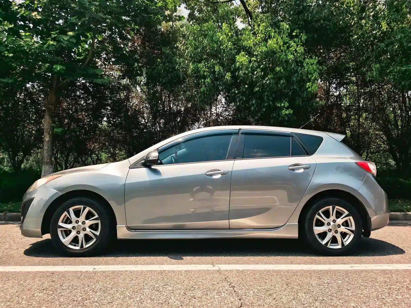 Mazda3 Axela 2012 Hatchback 2.0L Automatic Luxury — миниатюра 8