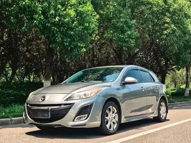 Mazda3 Axela 2012 Hatchback 2.0L Automatic Luxury