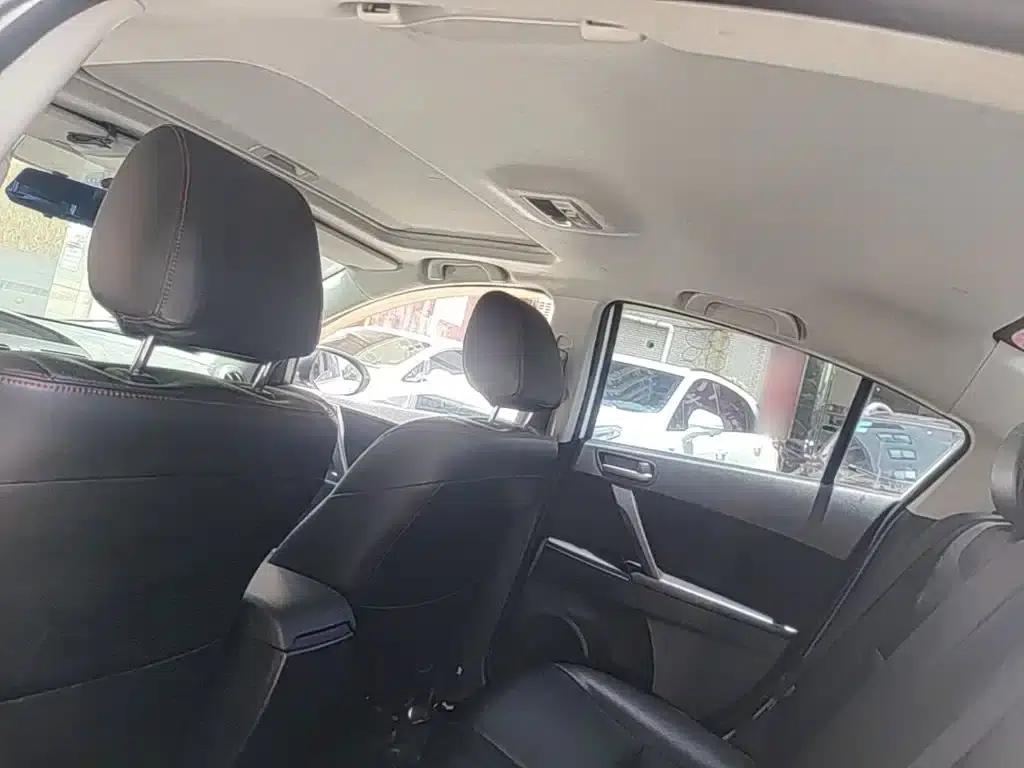 Mazda3 Axela 2015 Sedan 1.6L Automatic Elite — миниатюра 18