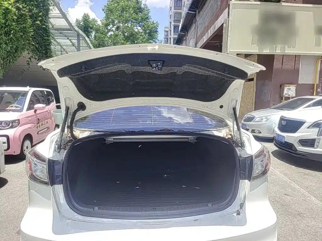 Mazda3 Axela 2015 Sedan 1.6L Automatic Elite — миниатюра 19