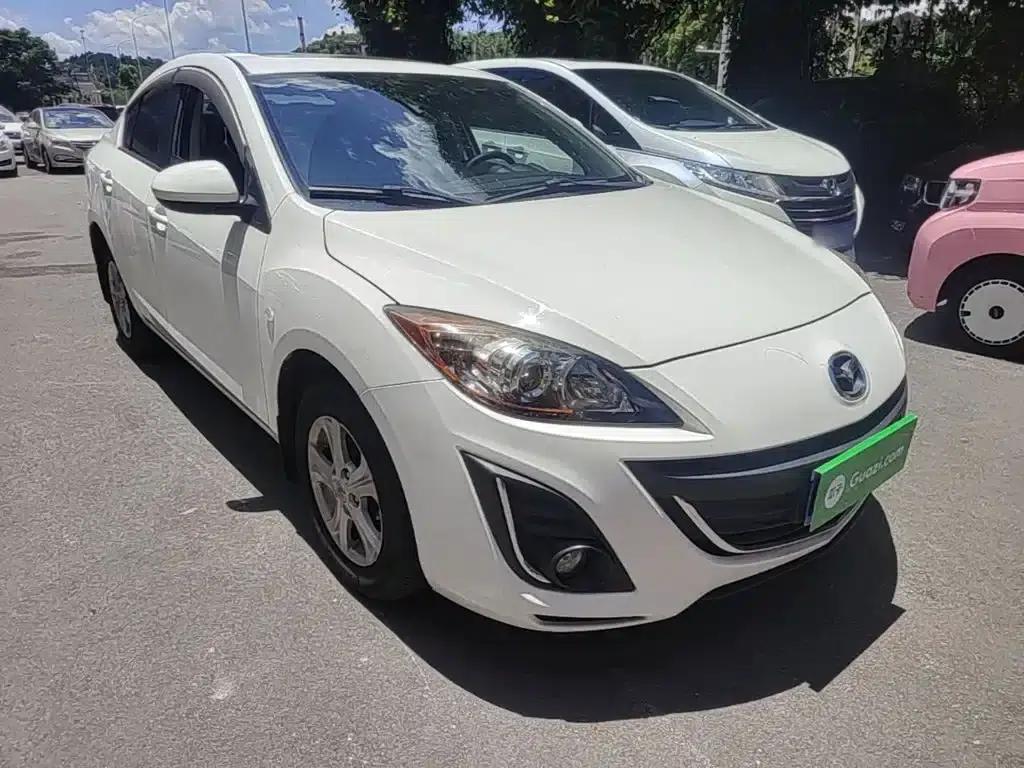 Mazda3 Axela 2015 Sedan 1.6L Automatic Elite — миниатюра 4