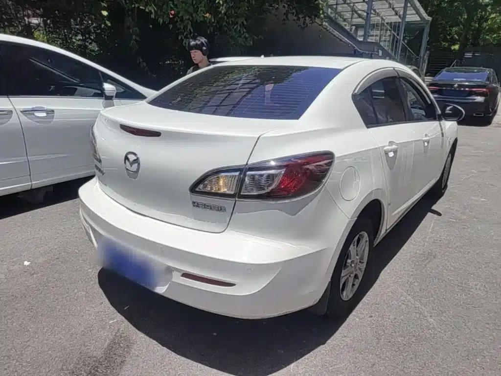 Mazda3 Axela 2015 Sedan 1.6L Automatic Elite — миниатюра 7