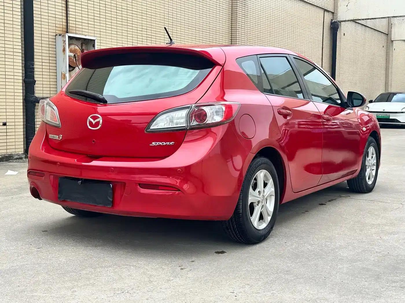 Imported Mazda3 2010 Hatchback 1.6 Automatic Luxury — миниатюра 5
