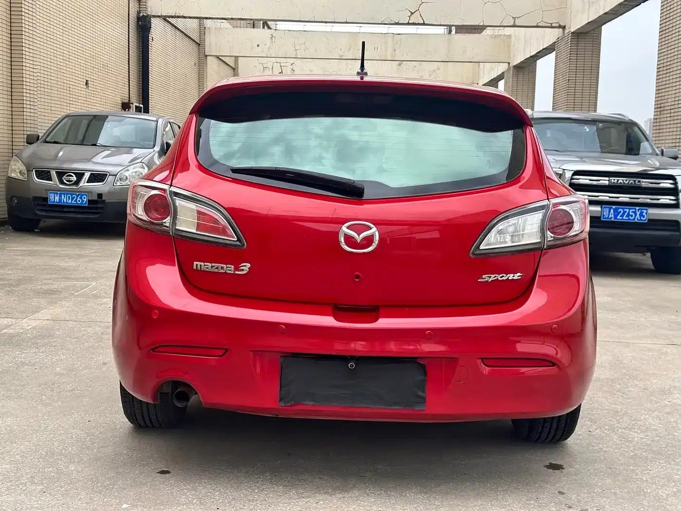 Imported Mazda3 2010 Hatchback 1.6 Automatic Luxury — миниатюра 6