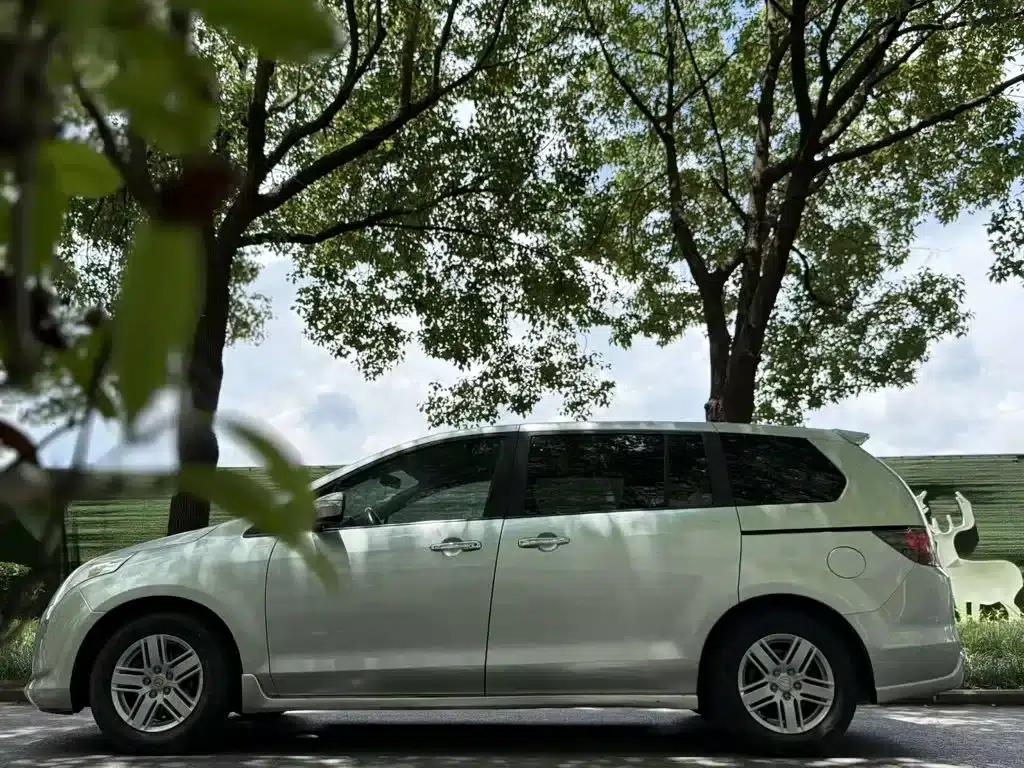 Mazda 8 2011 2.3L Premium Edition — миниатюра 3