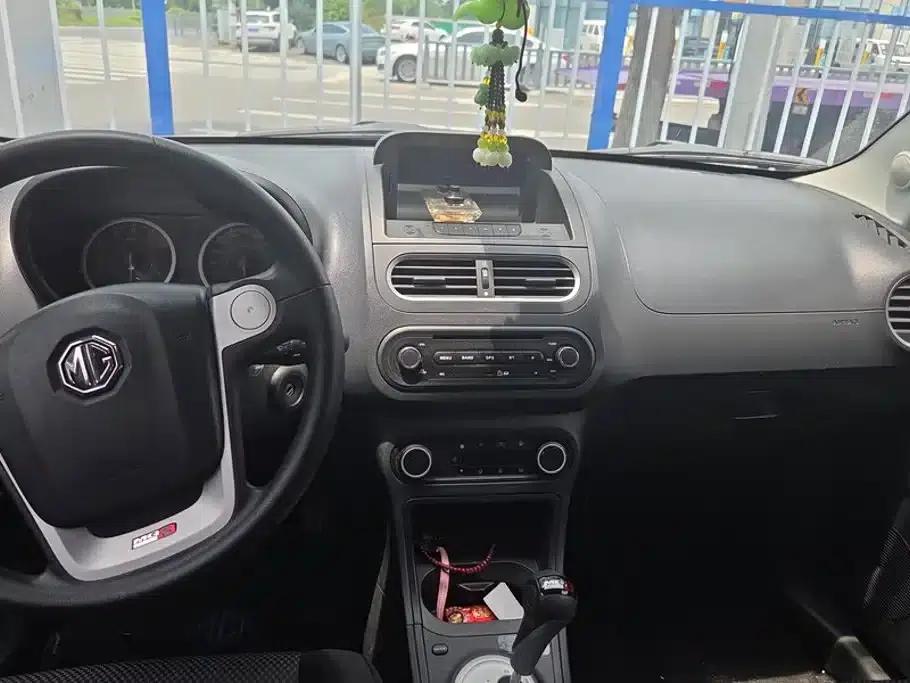 MG3 2014 1.5L AMT Elite Edition — миниатюра 13