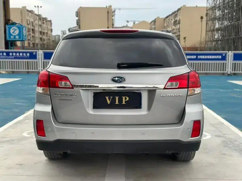 Outback 2011 2.5i Luxury Edition — миниатюра 5