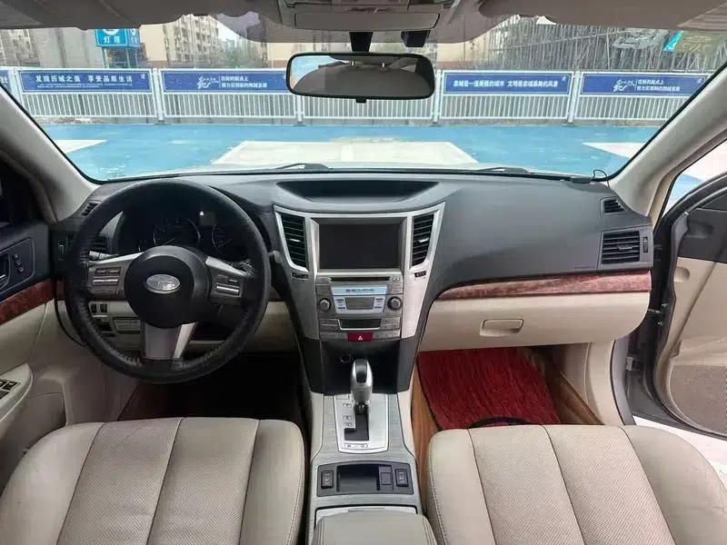 Outback 2011 2.5i Luxury Edition — миниатюра 7