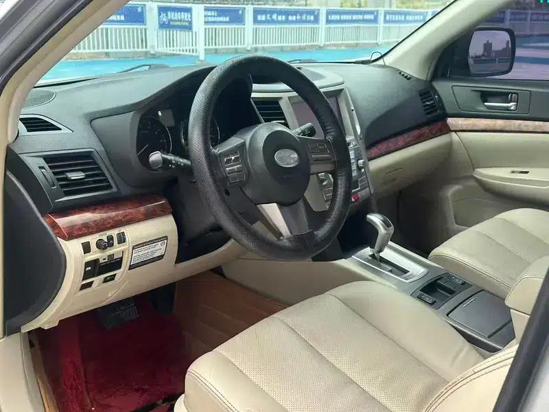Outback 2011 2.5i Luxury Edition — миниатюра 8