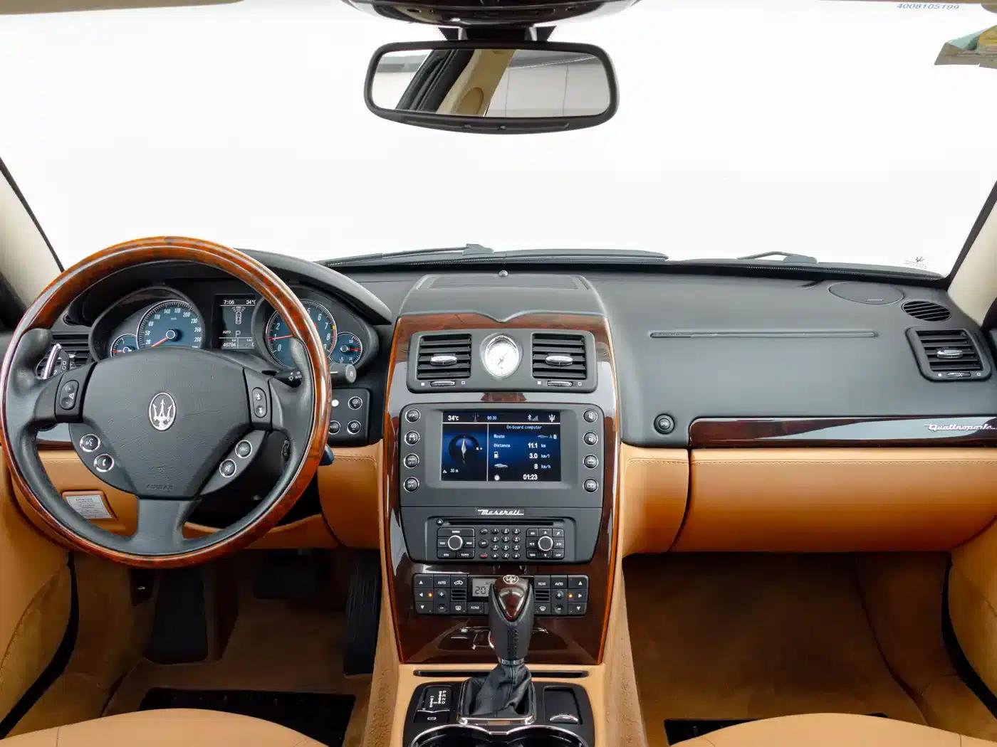 2010 Quattroporte 4.7L Executive Edition — миниатюра 4