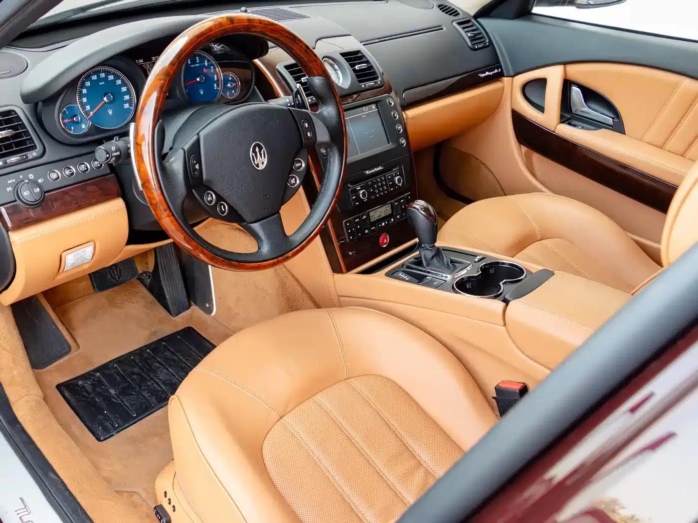 2010 Quattroporte 4.7L Executive Edition — миниатюра 5
