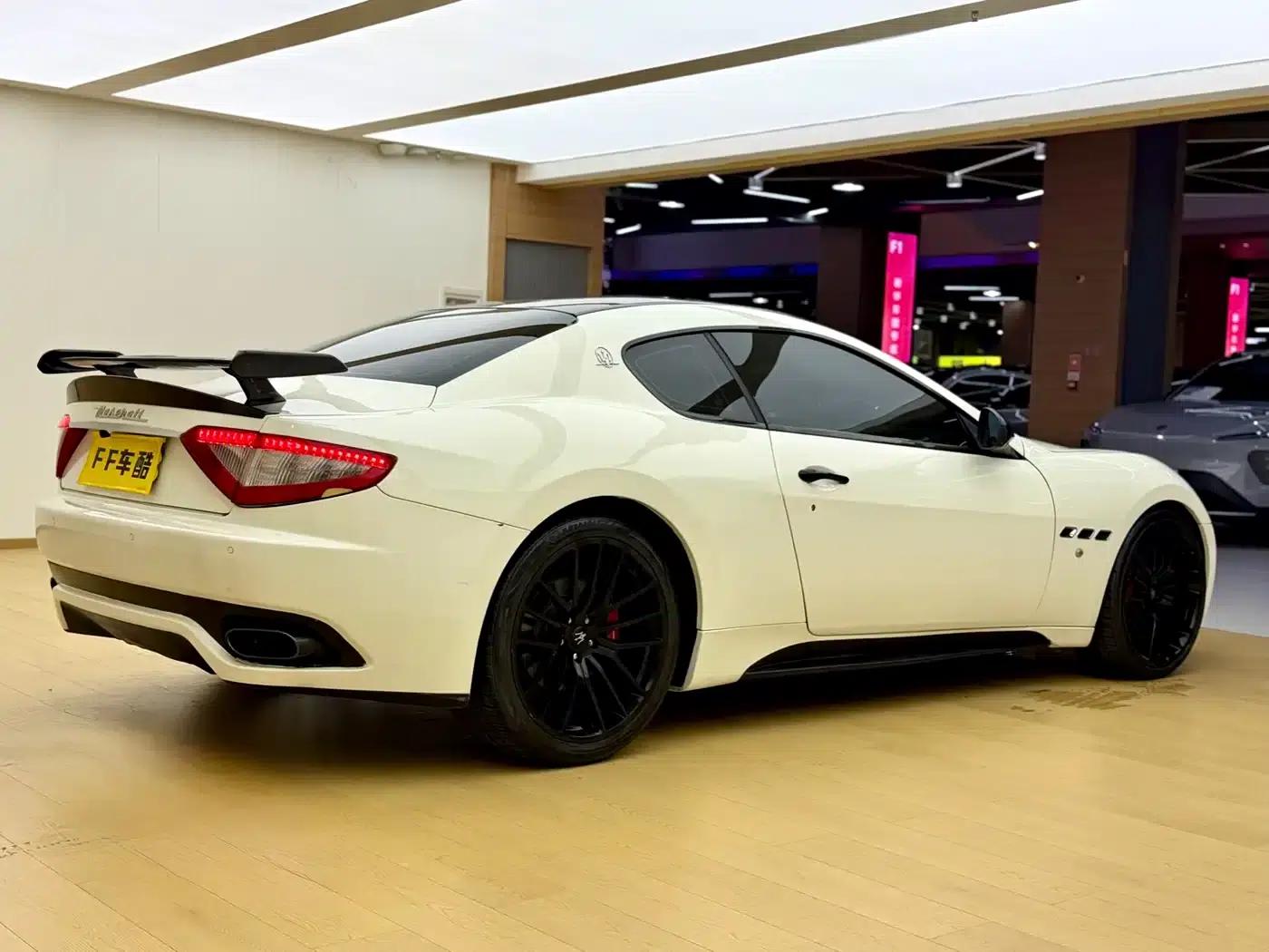 GranTurismo 2012 4.7L MC Stradale — миниатюра 11