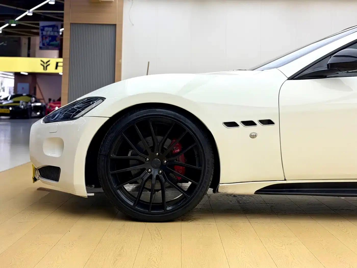 GranTurismo 2012 4.7L MC Stradale — миниатюра 5