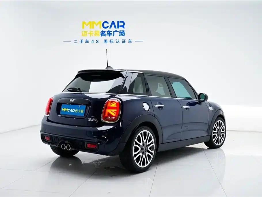 MINI 2019 2.0T COOPER S Artist 5-Door Edition — миниатюра 4