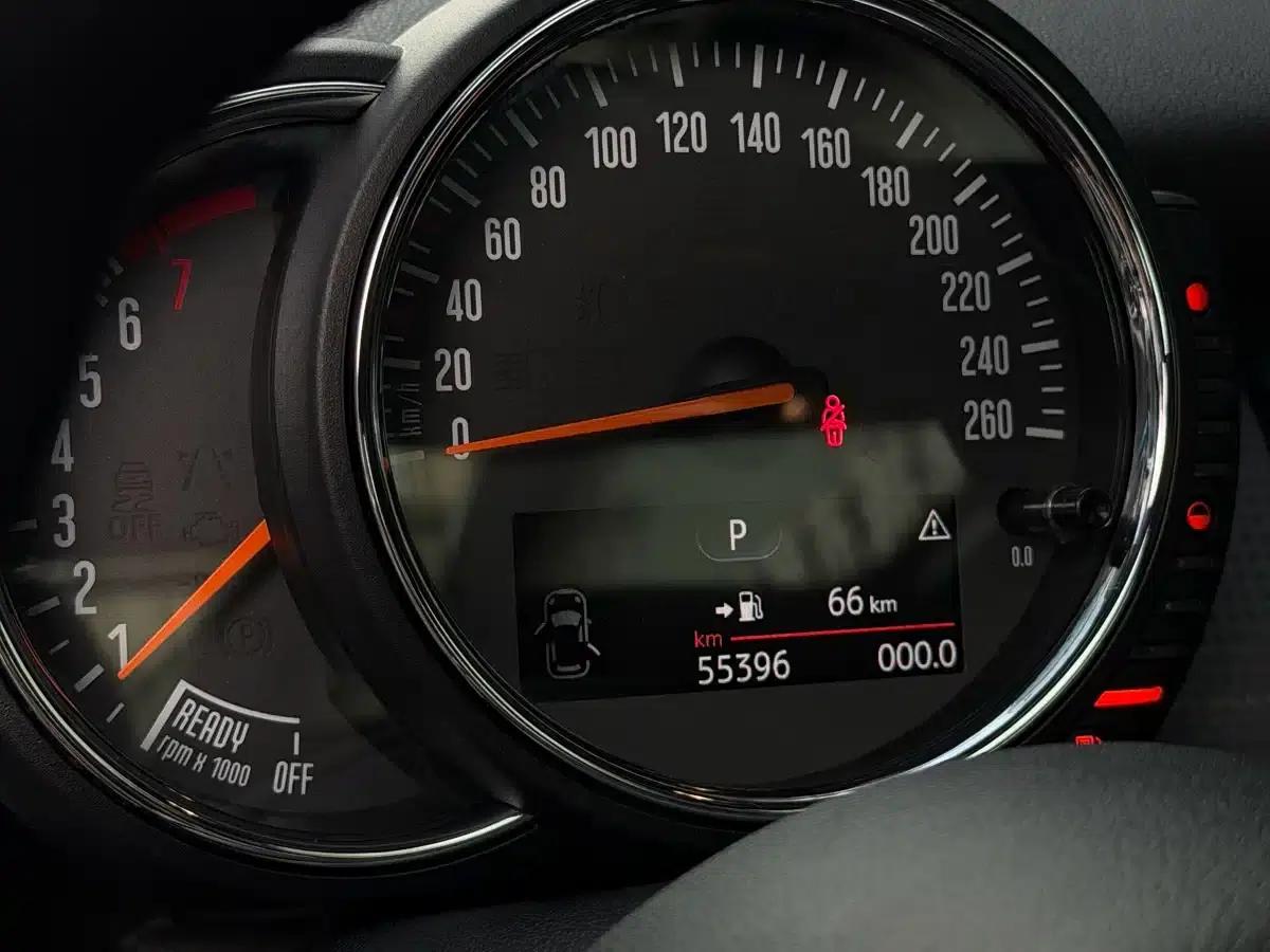 2016 MINI 1.5T COOPER 5-door version — миниатюра 6