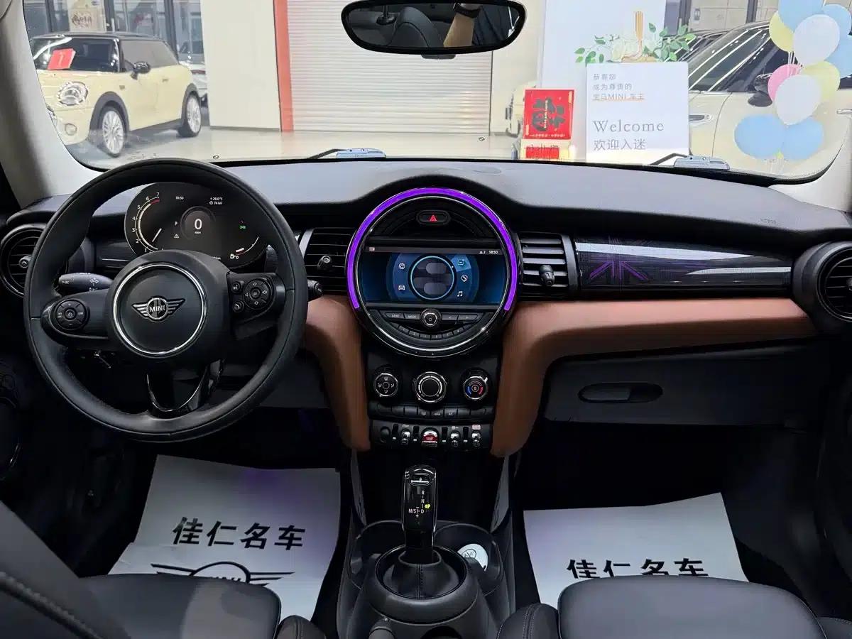 MINI 2021 1.5T COOPER Classic — миниатюра 9