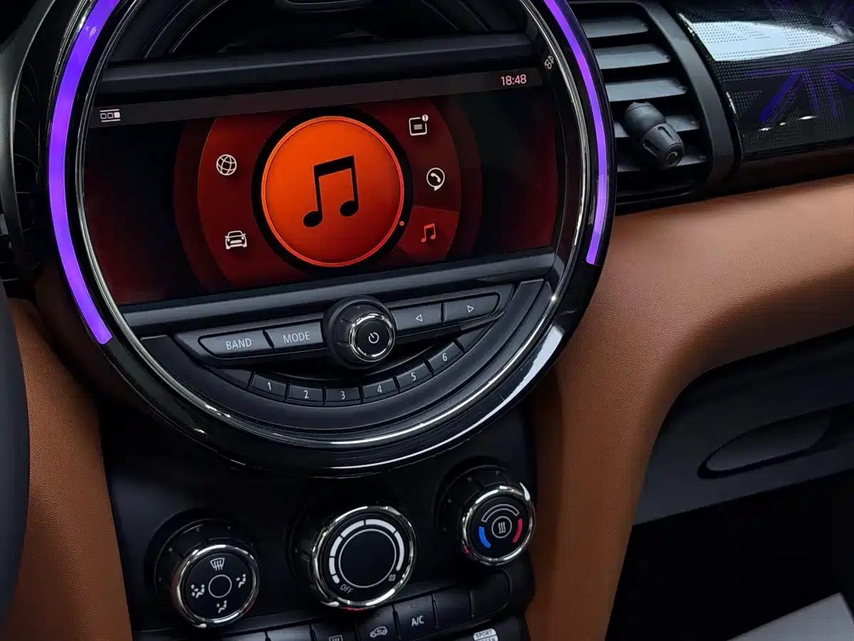 MINI 2021 1.5T COOPER Classic — миниатюра 10
