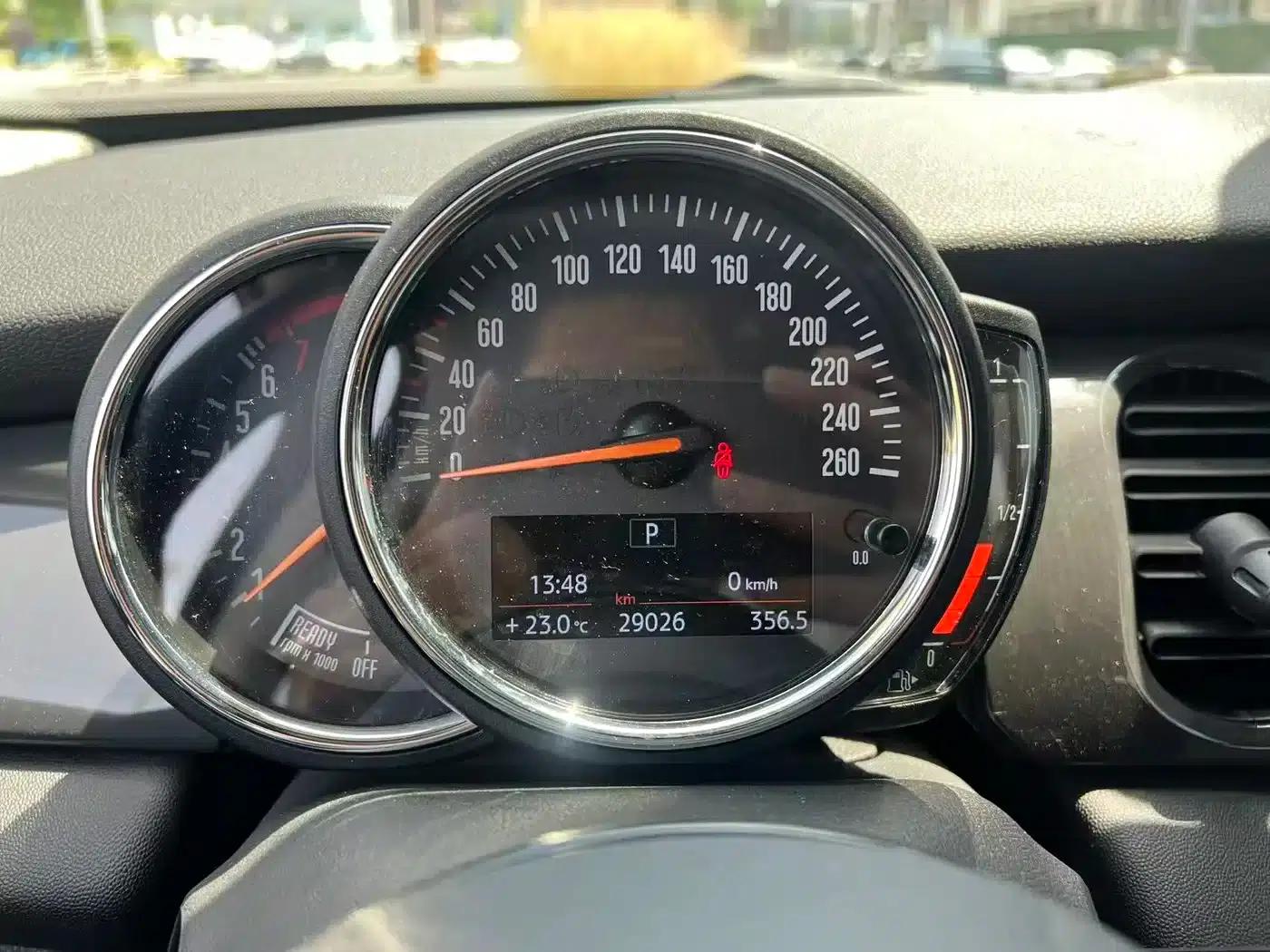 2023 MINI 1.5T ONE — миниатюра 17