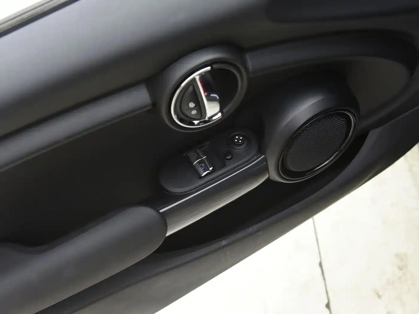 2023 MINI 1.5T ONE — миниатюра 3