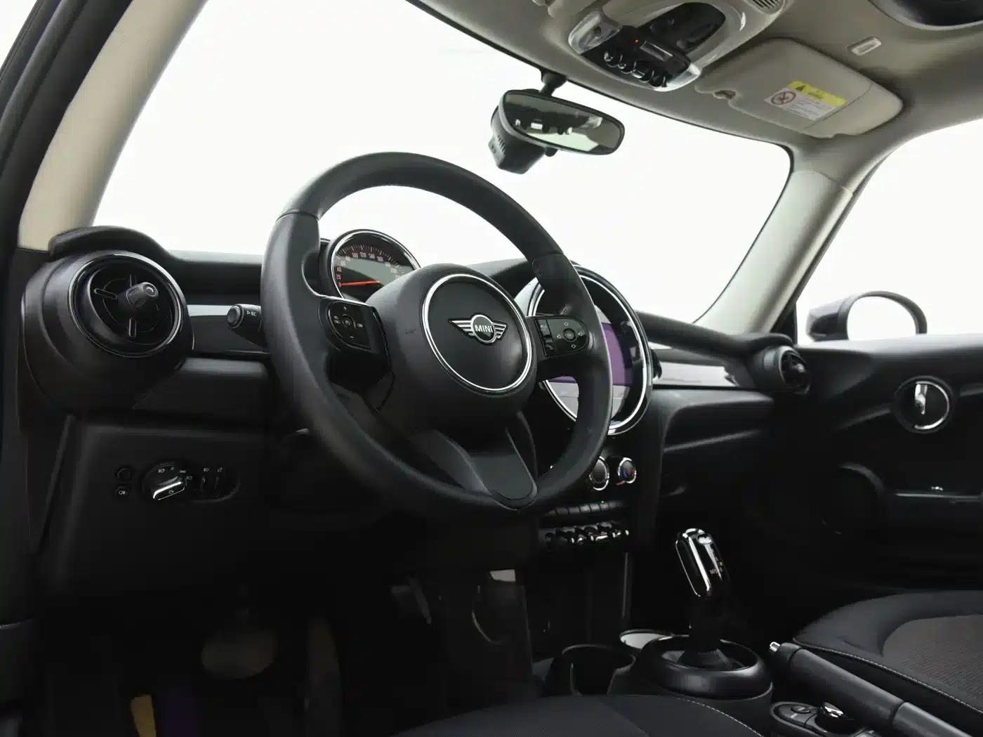 2023 MINI 1.5T ONE — миниатюра 4