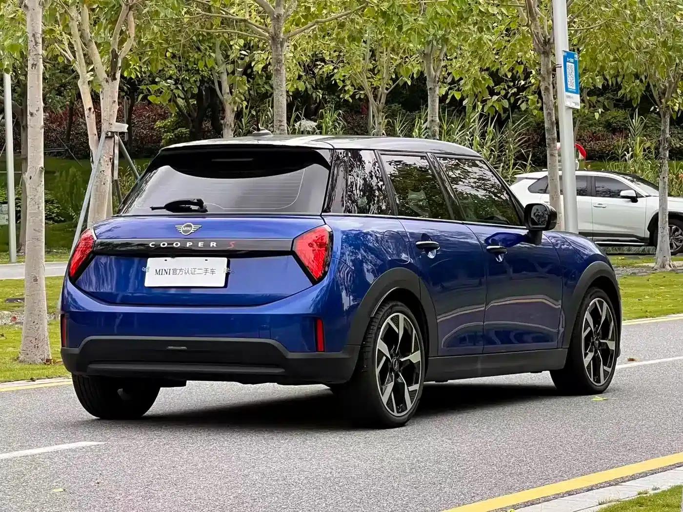 MINI 2025 2.0T COOPER S Artist 5-Door Edition — миниатюра 4