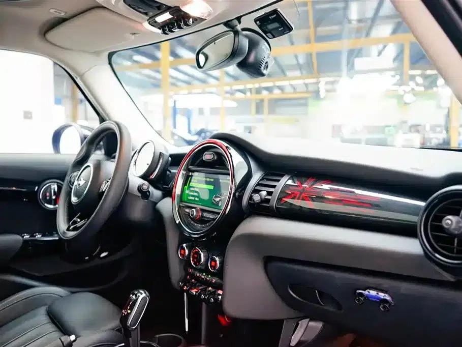 MINI 2019 2.0T COOPER S Artist 5-Door Edition — миниатюра 20