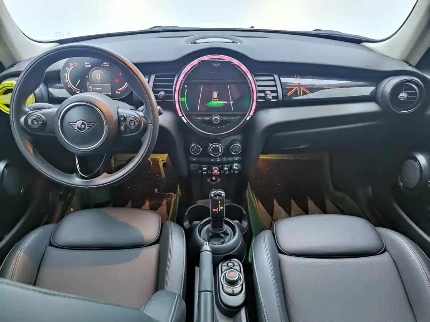 MINI 2021 1.5T COOPER Classic — миниатюра 6