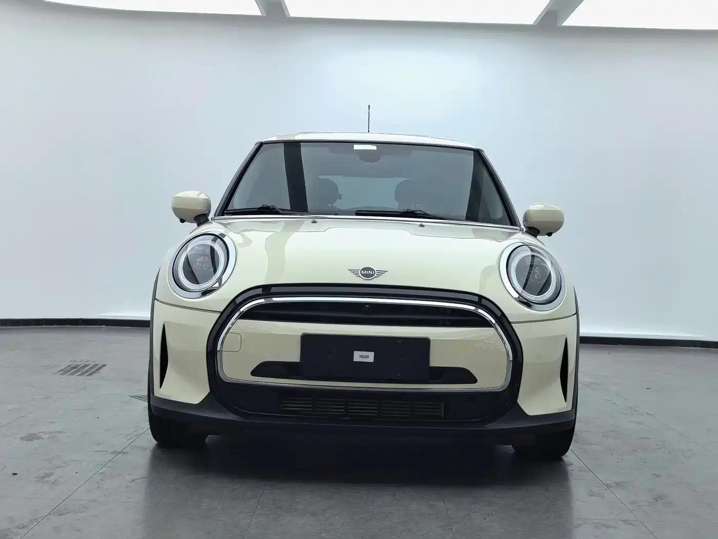 MINI 2022 Facelift 1.5T ONE — миниатюра 2
