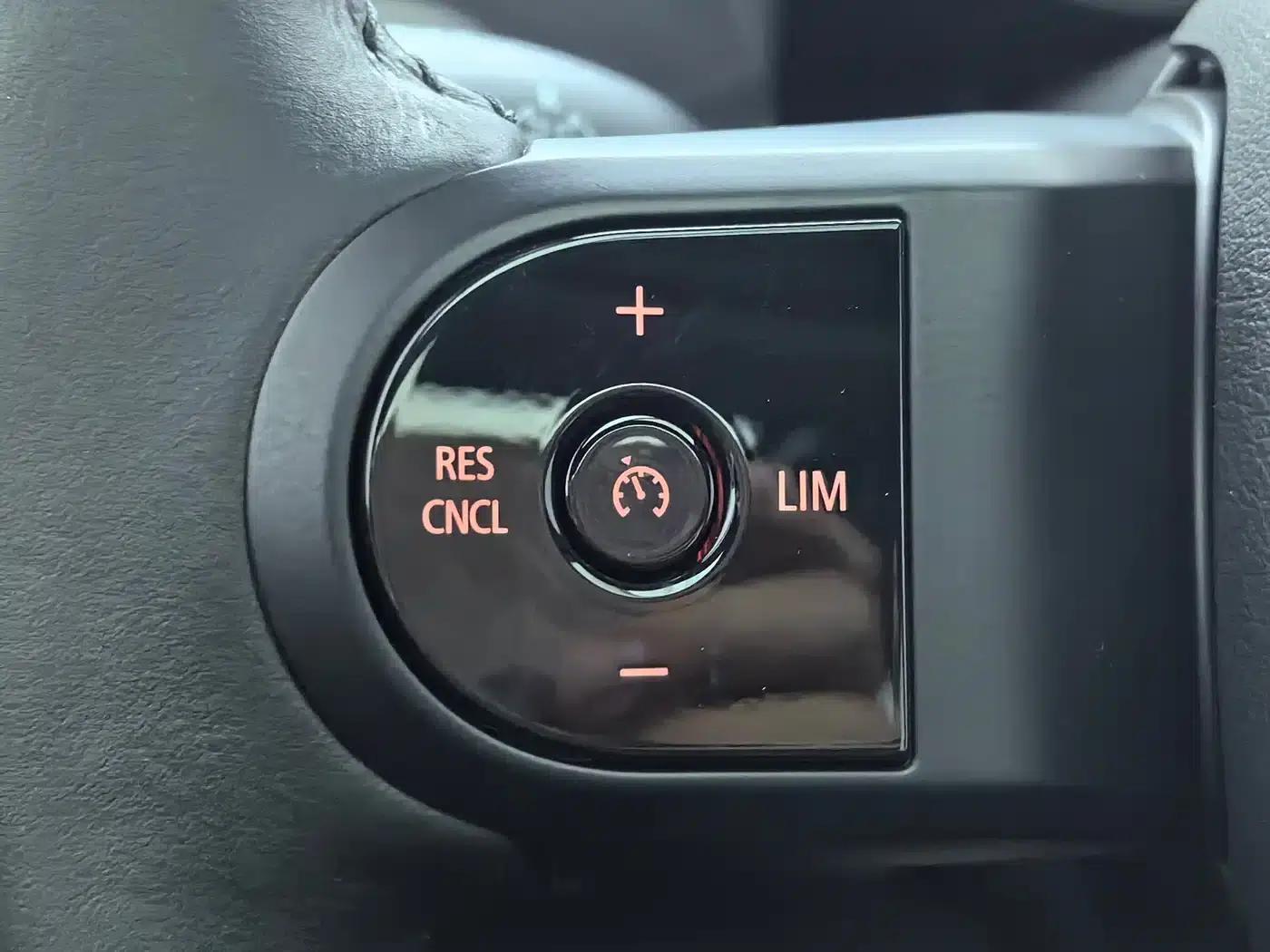MINI 2022 Facelift 1.5T ONE — миниатюра 17
