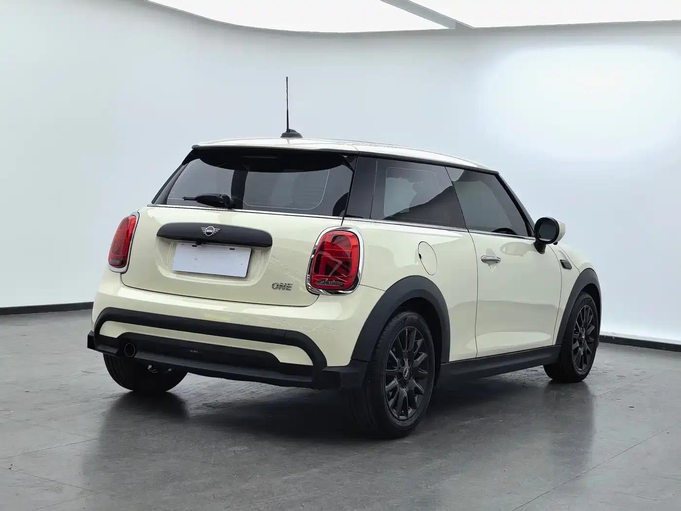 MINI 2022 Facelift 1.5T ONE — миниатюра 4