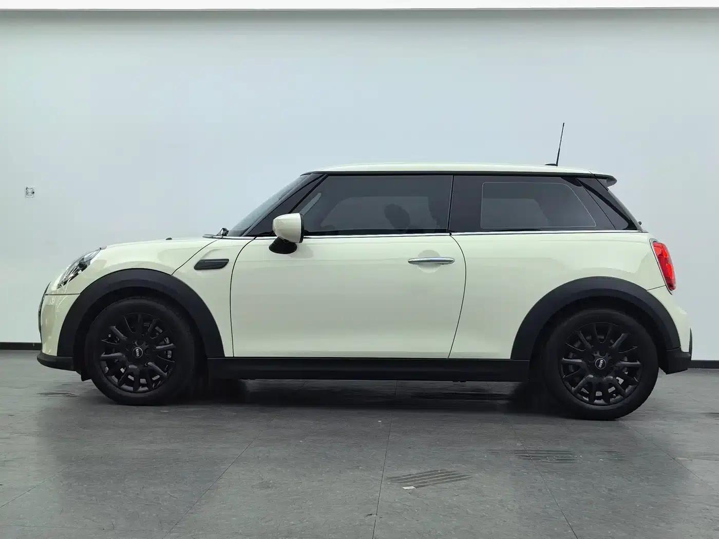 MINI 2022 Facelift 1.5T ONE — миниатюра 8