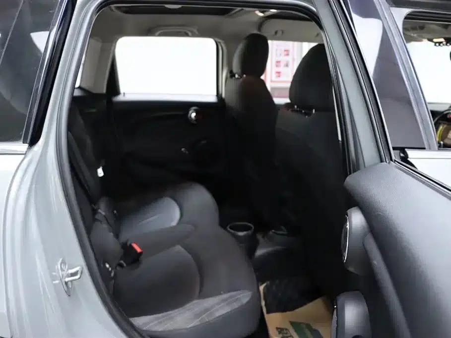 2016 MINI 1.5T COOPER 5-door version — миниатюра 17