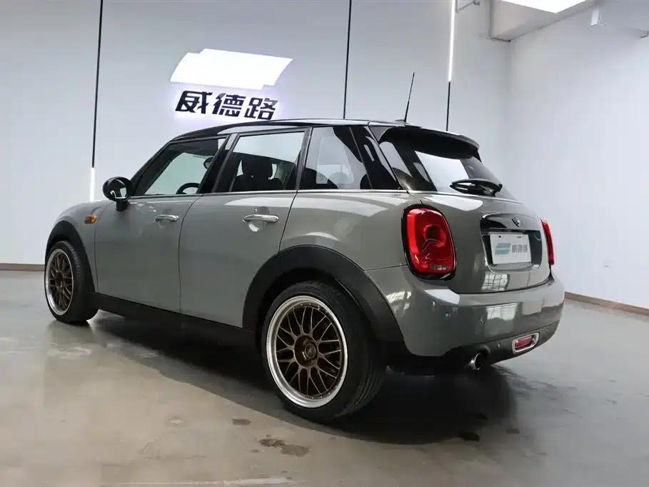 2016 MINI 1.5T COOPER 5-door version — миниатюра 3