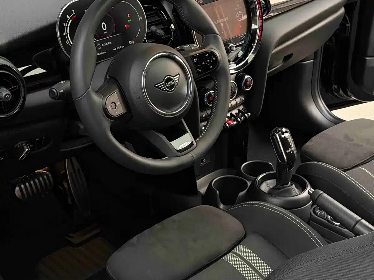MINI 2022 1.5T COOPER Black Label Special Edition — миниатюра 11