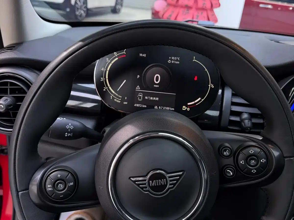 2021 MINI 1.5T COOPER Classic 5-Door — миниатюра 12