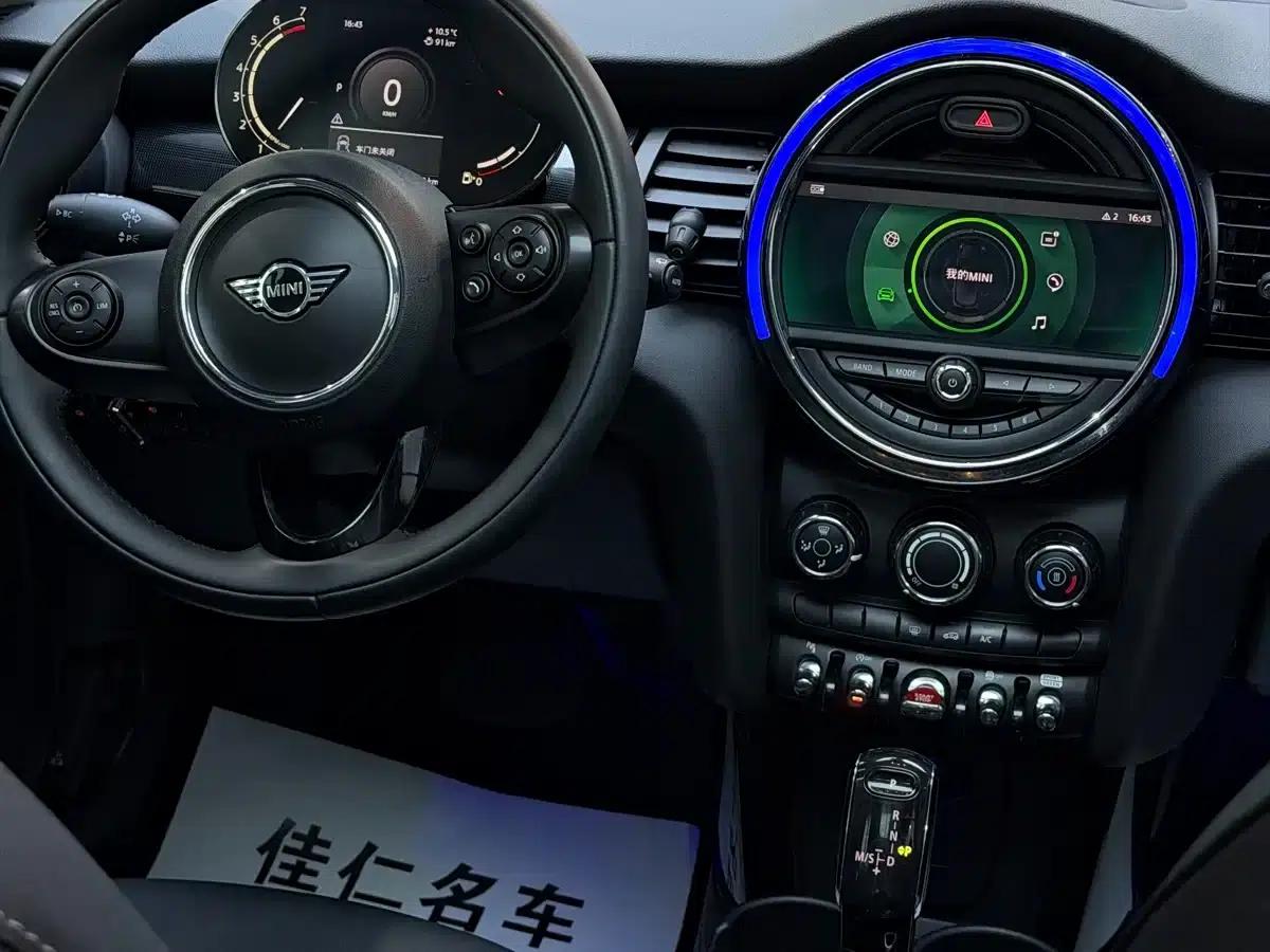 2021 MINI 1.5T COOPER Classic 5-Door — миниатюра 13